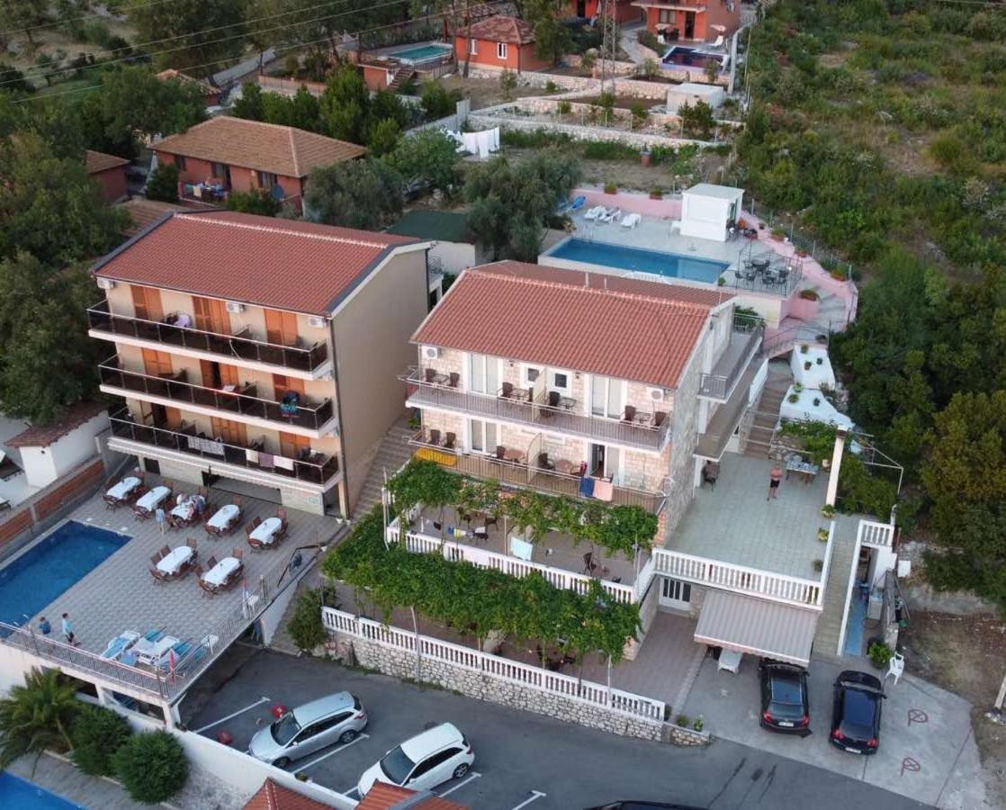 Apartments Dragisic Светі-Стефан Екстер'єр фото