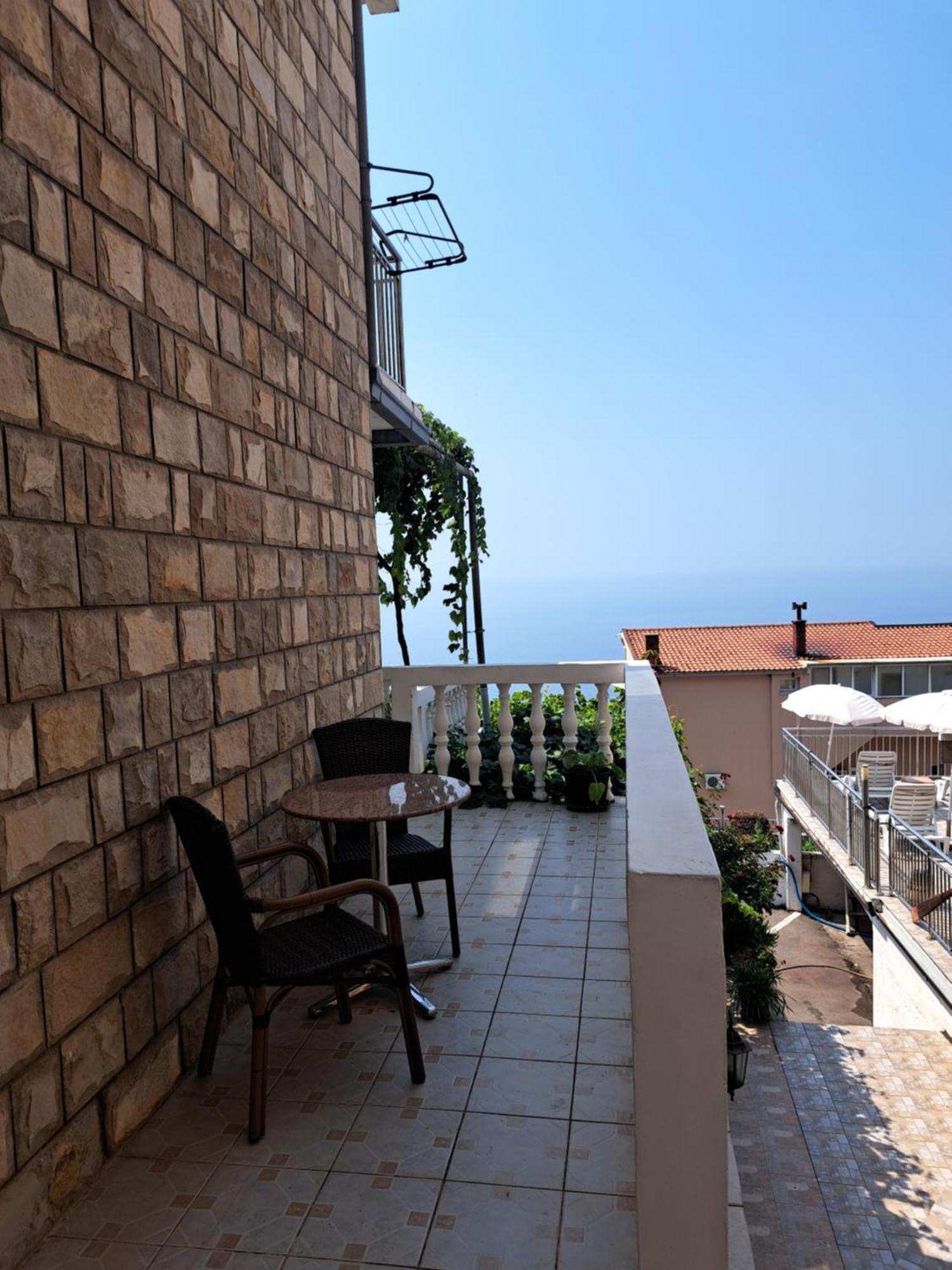 Apartments Dragisic Светі-Стефан Екстер'єр фото