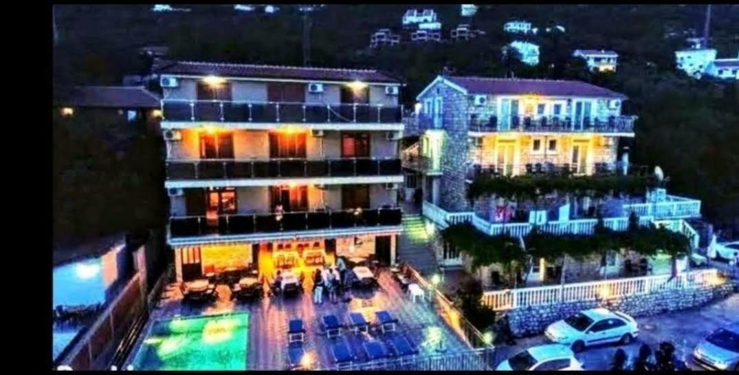 Apartments Dragisic Светі-Стефан Екстер'єр фото